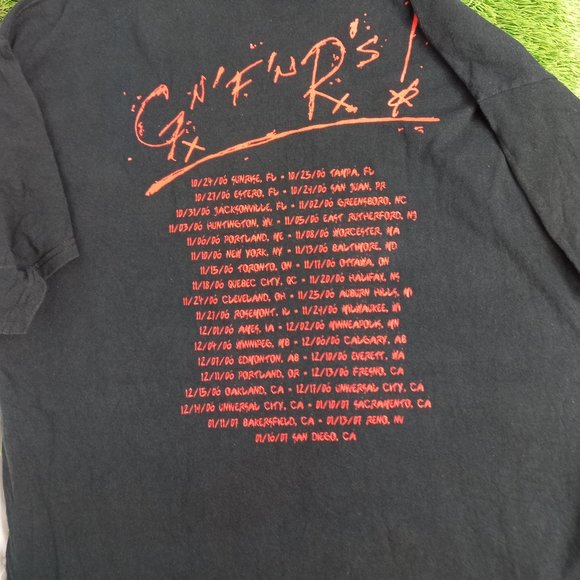 GUNS AND ROSES 06 tour concert tee - Picture 3 of 7